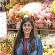 Medicine tutor teaching students at University level